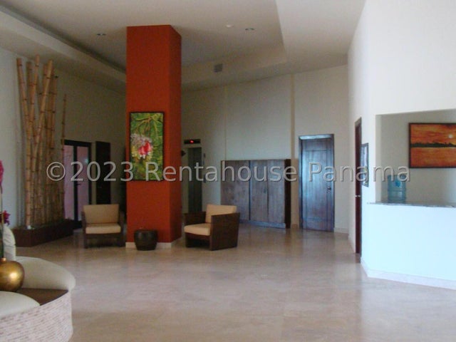 Stunning Beachfront Apartment with Panoramic Views